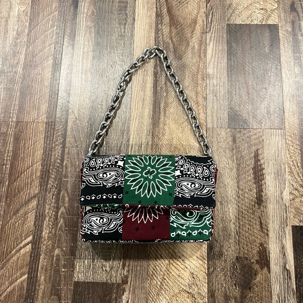 Mini chain flap bag